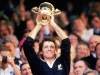david-kirk-holding-world-cup-aloft-in-1987_2604605