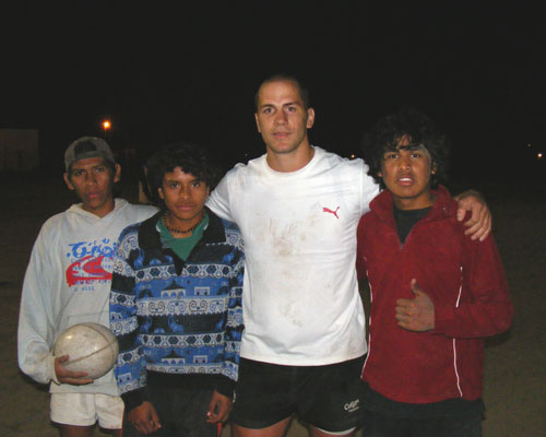 Aborigen-RC De Vedia con los chicos del Aborigen RC