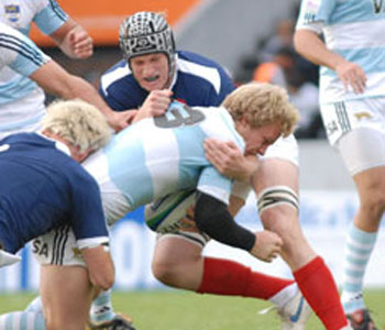 Brian-Ormson-es-tackleado