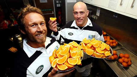 Jonny Wilkinson y Felipe Contepomi - Fotos: LandRover